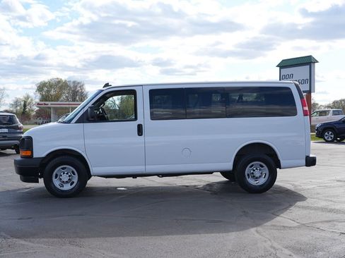 Used 2017 Chevrolet Express 2500 LS RWD image 6