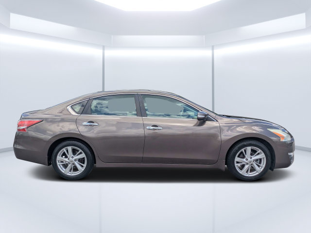 Used 2014 Nissan Altima 2.5 SV w/ Convenience Package FWD image 2