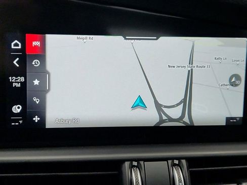 Used 2025 Alfa Romeo Giulia AWD w/ Veloce Package AWD image 20