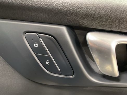 Used 2025 Buick Enclave Sport Touring AWD/4WD image 24