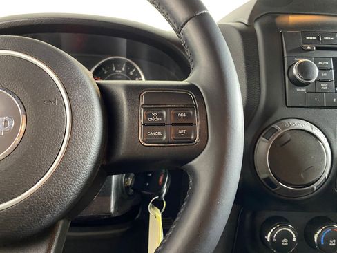 Used 2013 Jeep Wrangler Unlimited Sport image 26