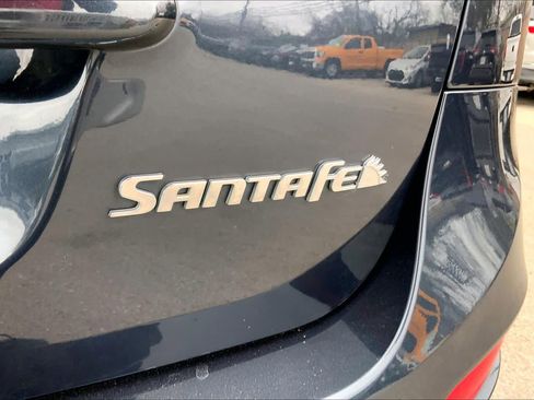 Used 2011 Hyundai Santa Fe GLS image 9