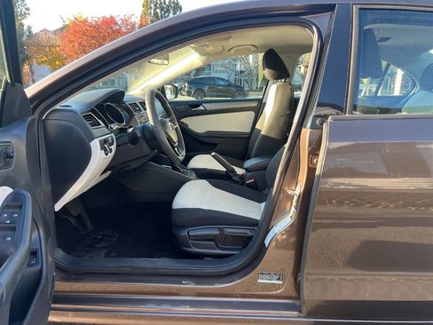 Used 2015 Volkswagen Jetta TDI S image 14