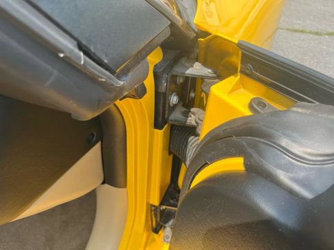 Used 2002 Chevrolet Corvette Convertible w/ Preferred Equipment Group2 image 16