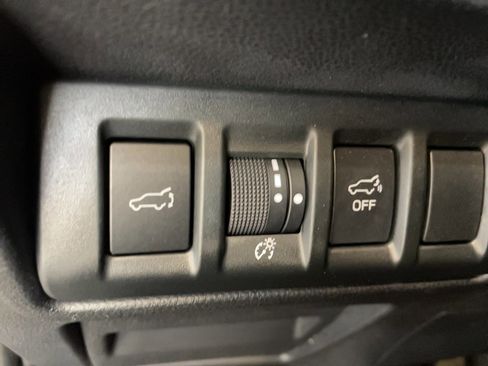 Used 2021 Subaru Outback Premium image 18