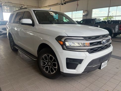 Used 2023 Ford Expedition XLT RWD image 13