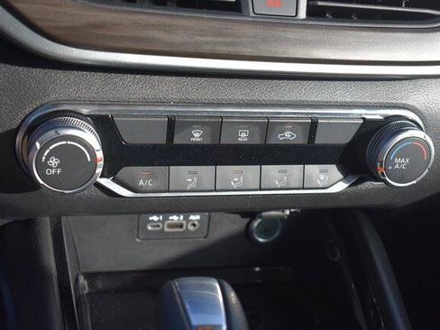 Used 2024 Nissan Altima 2.5 SV FWD image 29