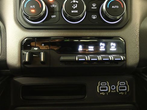 Used 2020 RAM 1500 Big Horn AWD/4WD image 30