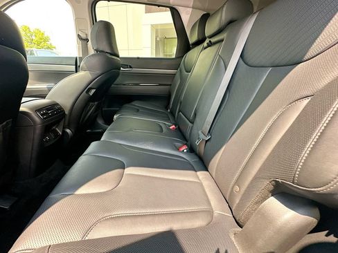 Used 2024 Hyundai Palisade SEL FWD image 4