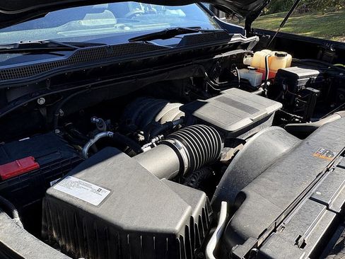 Used 2020 Chevrolet Silverado 2500 Custom w/ Custom Convenience Package image 27