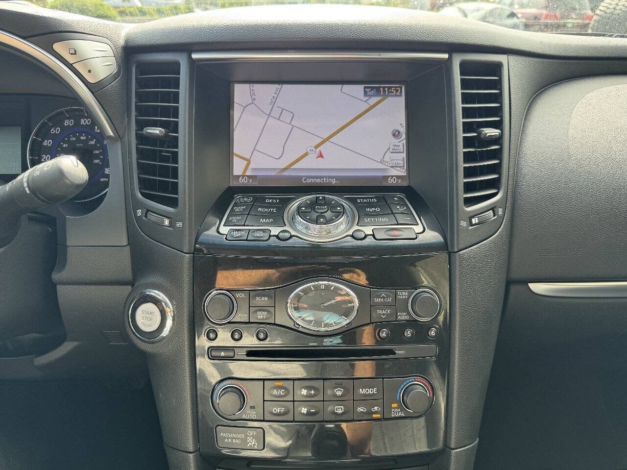 Used 2014 INFINITI QX70 AWD w/ Premium Package image 38