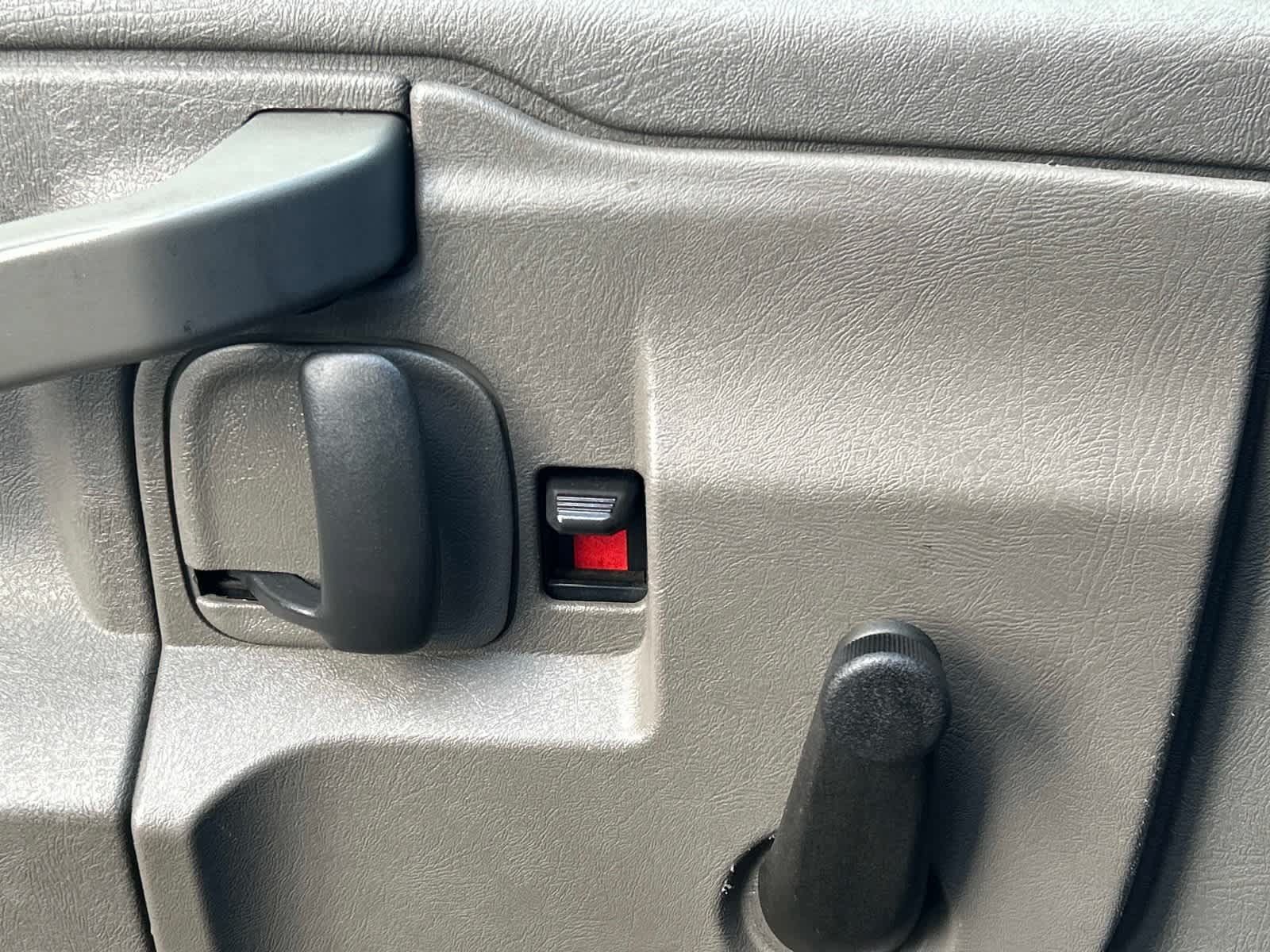 Used 2016 Chevrolet Express 3500 RWD image 21