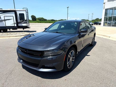 Used 2019 Dodge Charger SXT image 7