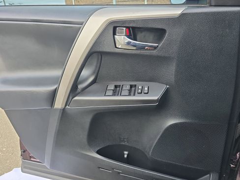 Used 2018 Toyota RAV4 XLE w/ Plus Extra Value Package image 31