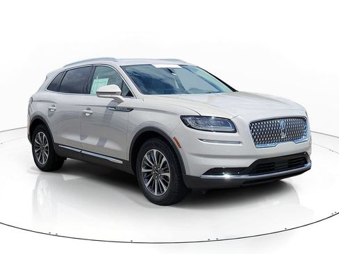 Certified 2022 Lincoln Nautilus FWD w/ Premium Package image 2