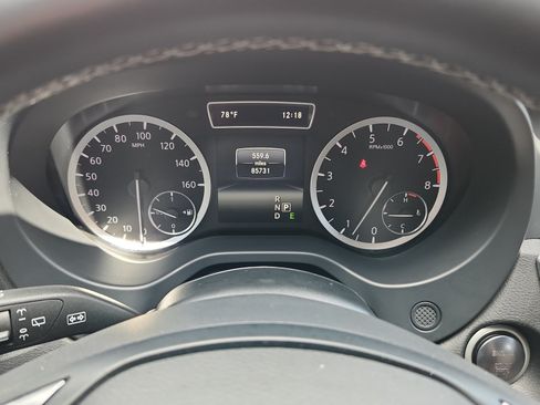 Used 2018 INFINITI QX30 Premium w/ Navigation Package AWD/4WD image 10