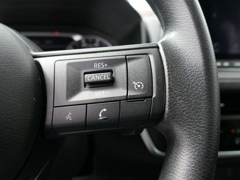 Used 2023 Nissan Rogue S FWD image 15