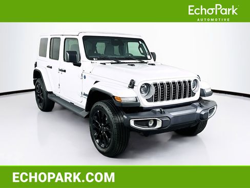 Used 2025 Jeep Wrangler Sahara image 1