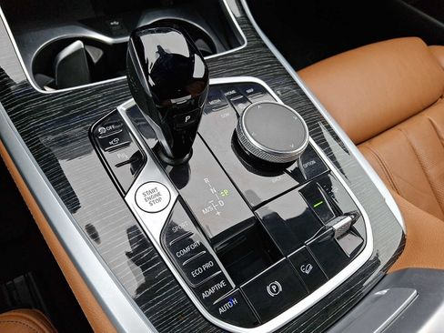 Used 2022 BMW X7 xDrive40i w/ M Sport Package image 12