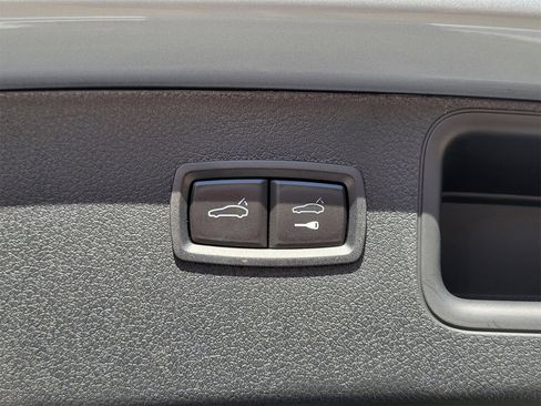 Used 2025 Porsche Macan image 29