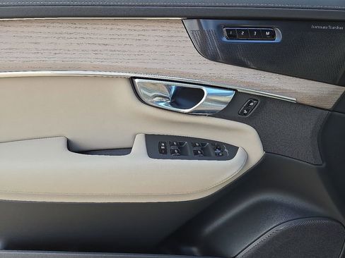 New 2026 Volvo XC90 B6 Plus w/ Protection Package Premier AWD/4WD image 21
