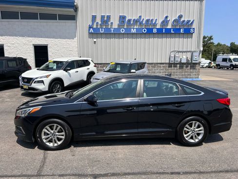 Used 2017 Hyundai Sonata SE FWD image 4