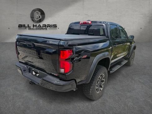 Used 2025 Chevrolet Colorado ZR2 w/ Technology Package AWD/4WD image 3