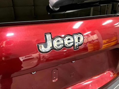 Used 2021 Jeep Cherokee Latitude Lux image 30