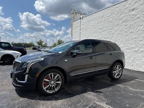 Used 2023 Cadillac XT5 Sportv w/ Technology Package AWD/4WD image 3