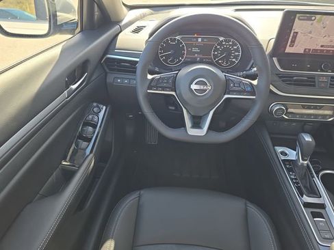 New 2025 Nissan Altima 2.5 SL FWD image 15