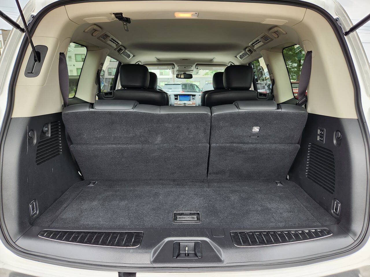 Used 2019 INFINITI QX80 Luxe w/ All-Season Package AWD/4WD image 31