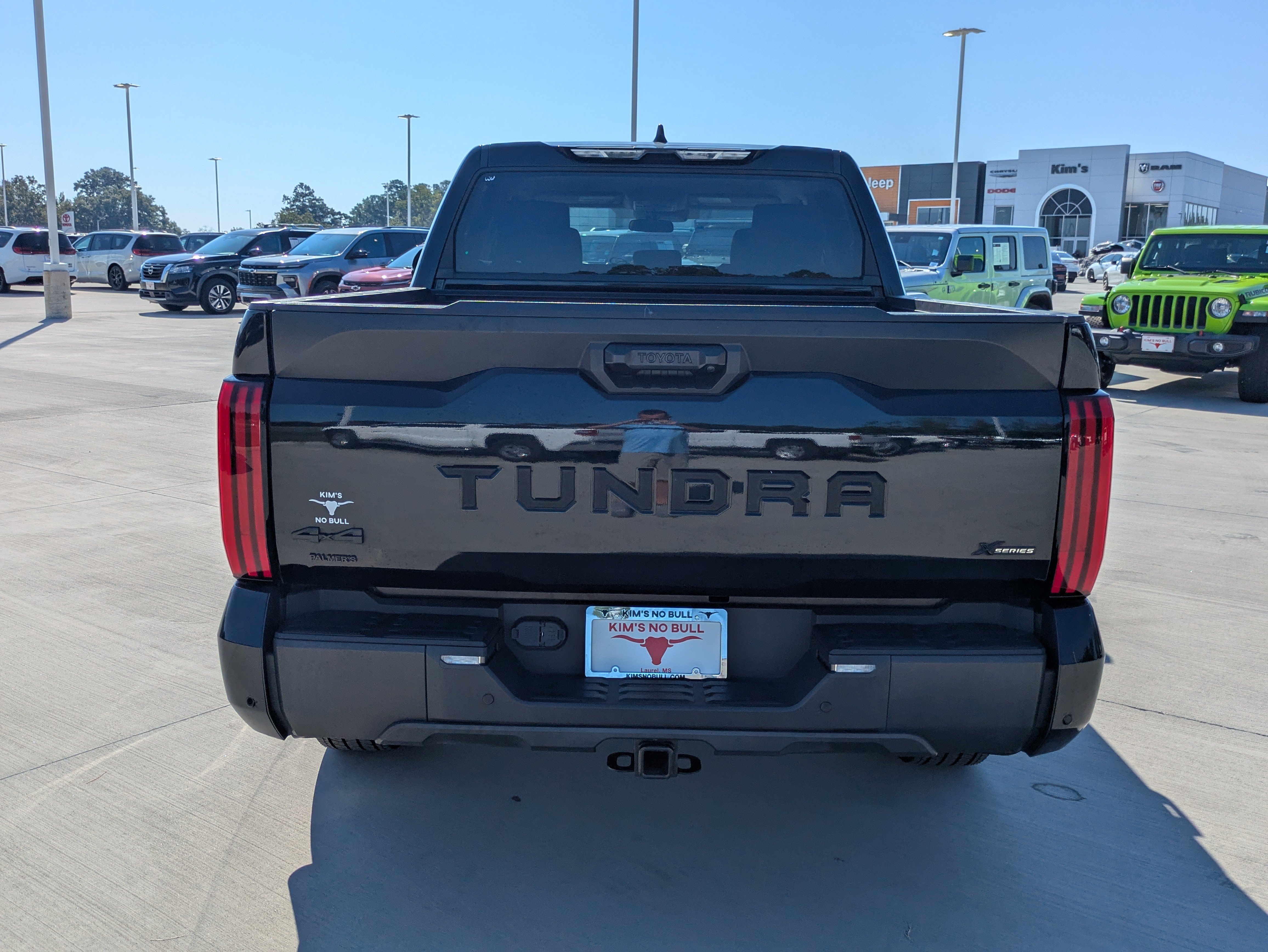 Used 2023 Toyota Tundra SR5 w/ SR5 Convenience Package AWD/4WD image 4