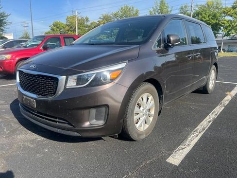 Used 2016 Kia Sedona LX w/ Option Group 020 FWD image 1