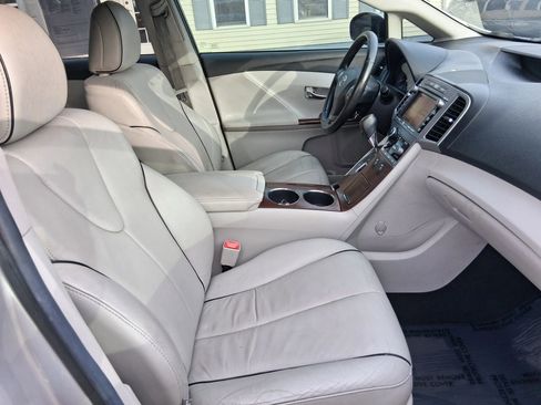 Used 2012 Toyota Venza XLE image 24