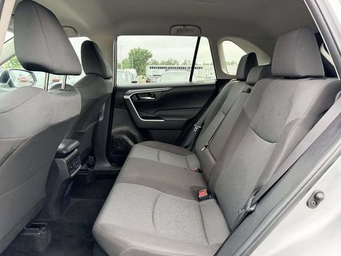 Used 2025 Toyota RAV4 XLE AWD/4WD image 13