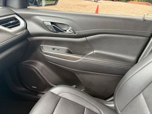 Used 2021 GMC Acadia SLT AWD/4WD image 25