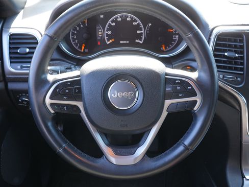 Used 2018 Jeep Grand Cherokee Laredo AWD/4WD image 23
