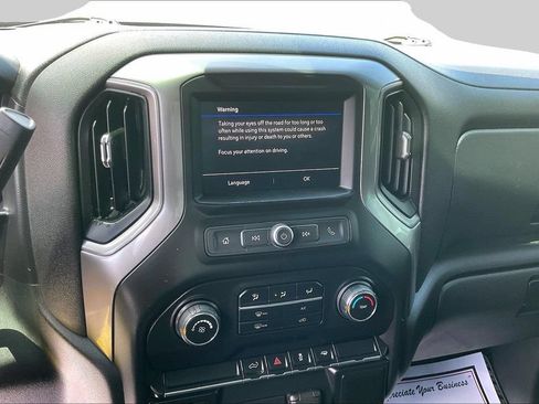 Used 2020 Chevrolet Silverado 1500 Custom w/ Custom Value Package RWD image 6