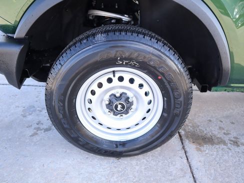 New 2025 Ford Bronco 4-Door image 17