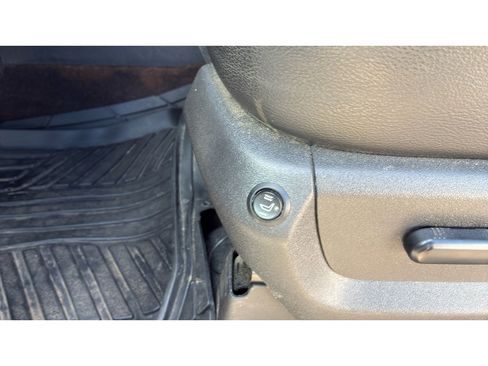 Used 2012 Ford F250 Lariat w/ Chrome Pkg image 10