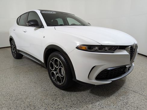 Used 2024 Alfa Romeo Tonale Ti w/ Active Assist Package image 1