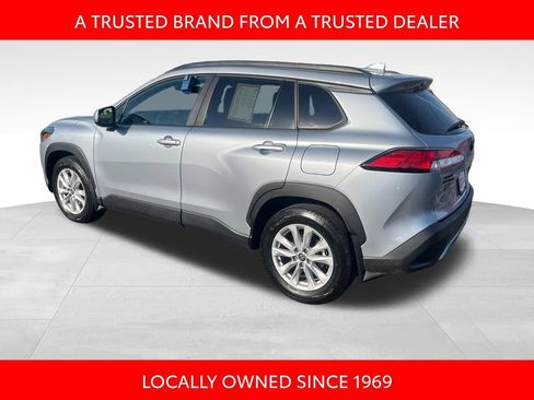 Certified 2023 Toyota Corolla Cross LE w/ Moonroof Package AWD/4WD image 4