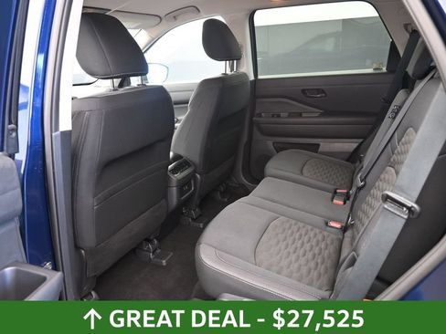 Used 2025 Nissan Pathfinder SV FWD image 17