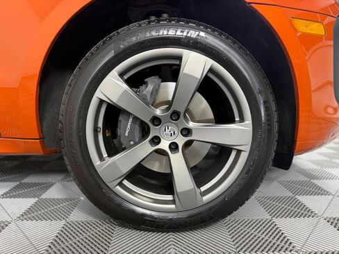 New 2025 Porsche Macan AWD/4WD image 19