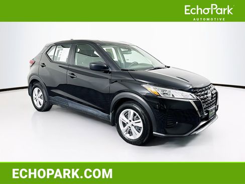 Used 2024 Nissan Kicks S image 1
