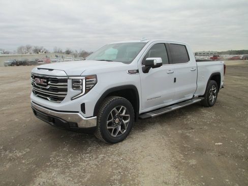 New 2026 GMC Sierra 1500 SLT w/ SLT Premium Plus Package image 10