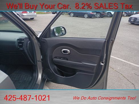 Used 2018 Kia Soul + FWD image 12