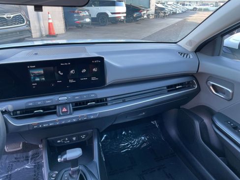 Used 2025 Kia K4 LXS image 34