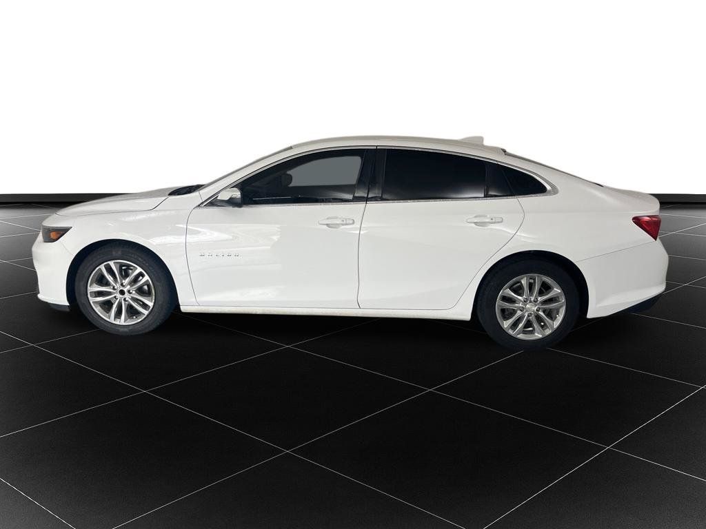 Used 2018 Chevrolet Malibu LT FWD image 2