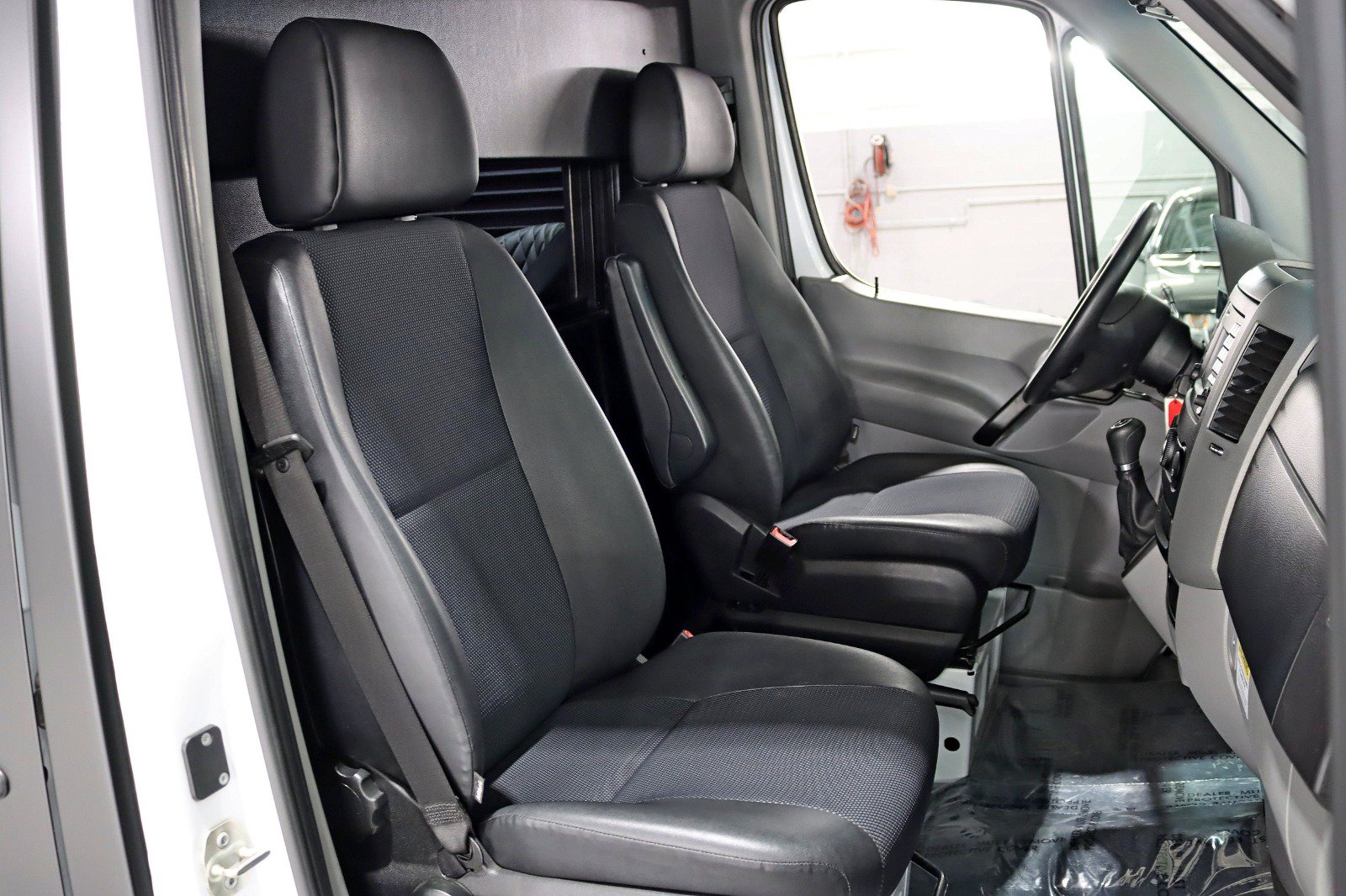 Used 2017 Mercedes-Benz Sprinter 3500 image 20